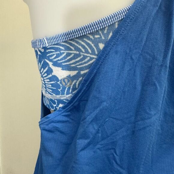 Lululemon Athletica No limits Tank Top, Blue racerback with Bra size 4 - Picture 7 of 7